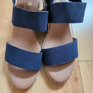 Tommy Bahama Blue Sandals / Shoes with Elastic Back Size 8